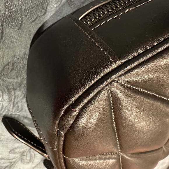 AUTHENTIC Coach Heart Crossbody With Quilting - Picture 3 of 7